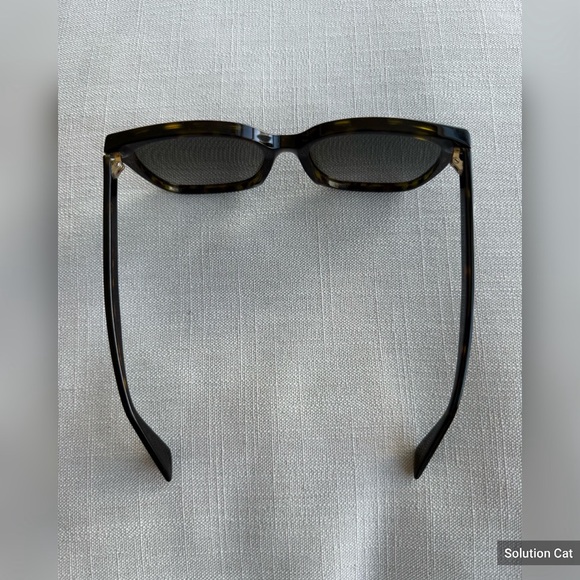 Gucci GG0022S Tortoiseshell Oversized Square Sunglasses - Picture 4 of 10